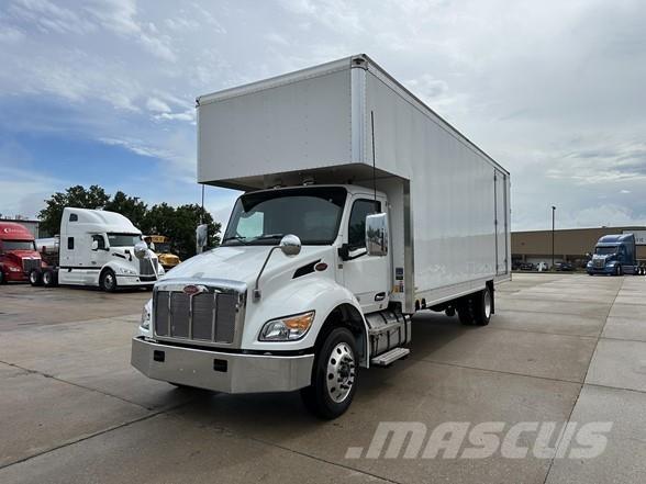 Peterbilt 536 Kastenaufbau