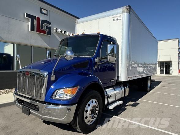 Peterbilt 537 Kastenaufbau