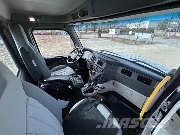 Peterbilt 567 Sonstige Baumaschinen