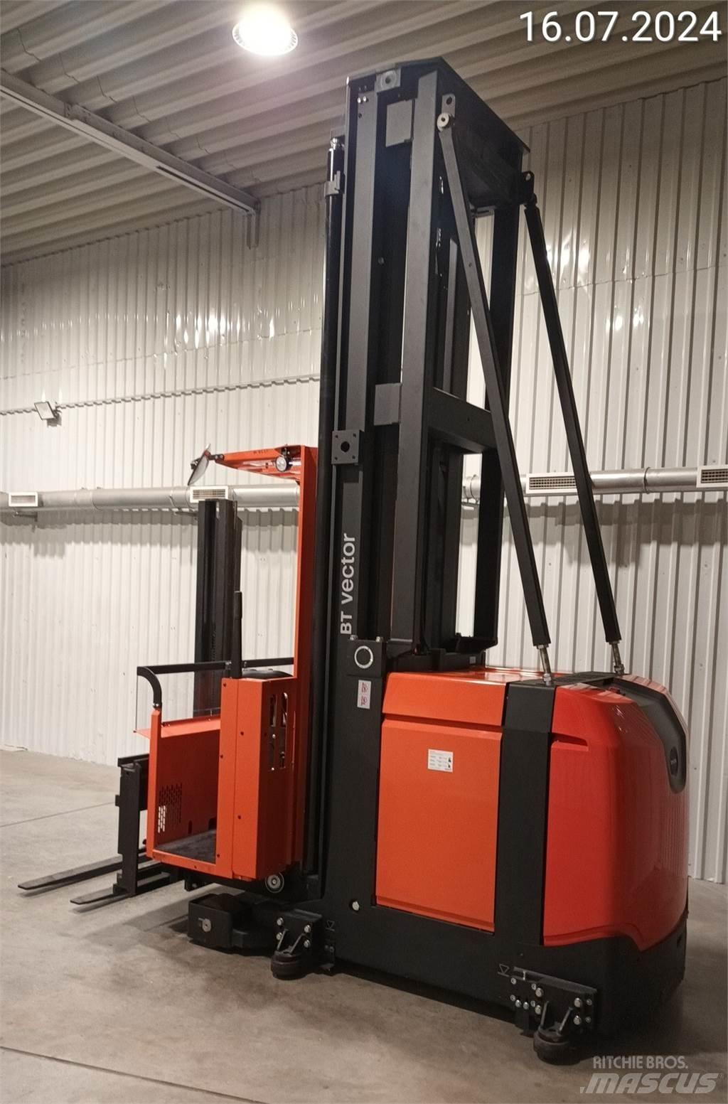 BT VCE100 Schmalgangstapler