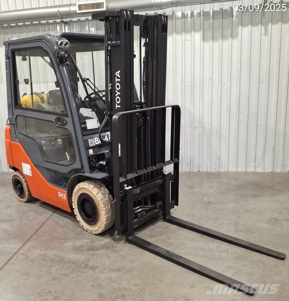 Toyota 02-8FGF15 Gas Stapler
