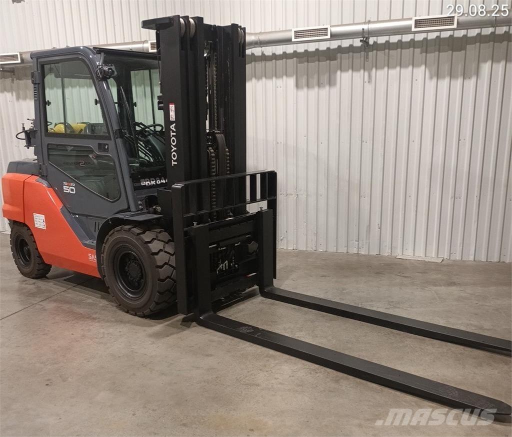 Toyota 8FG50F Gas Stapler