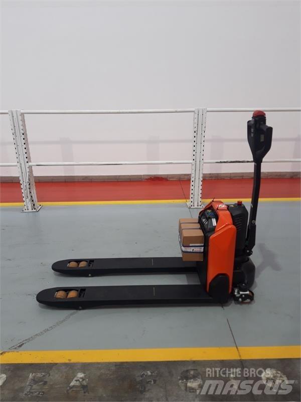 BT LHE130 Elektro Stapler