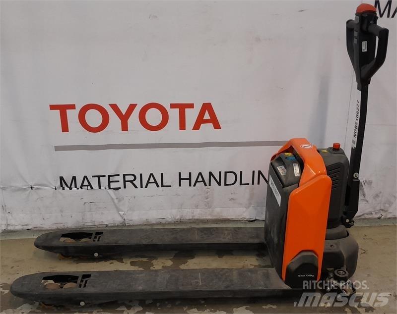 BT LHE130 Elektro Stapler