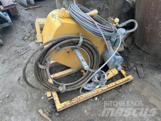  Dérouleuse Sonstige Baumaschinen