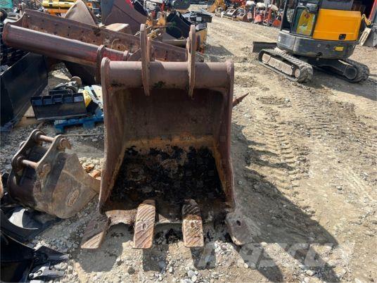  Godet 1M20 - axe 80 mm Schaufeln