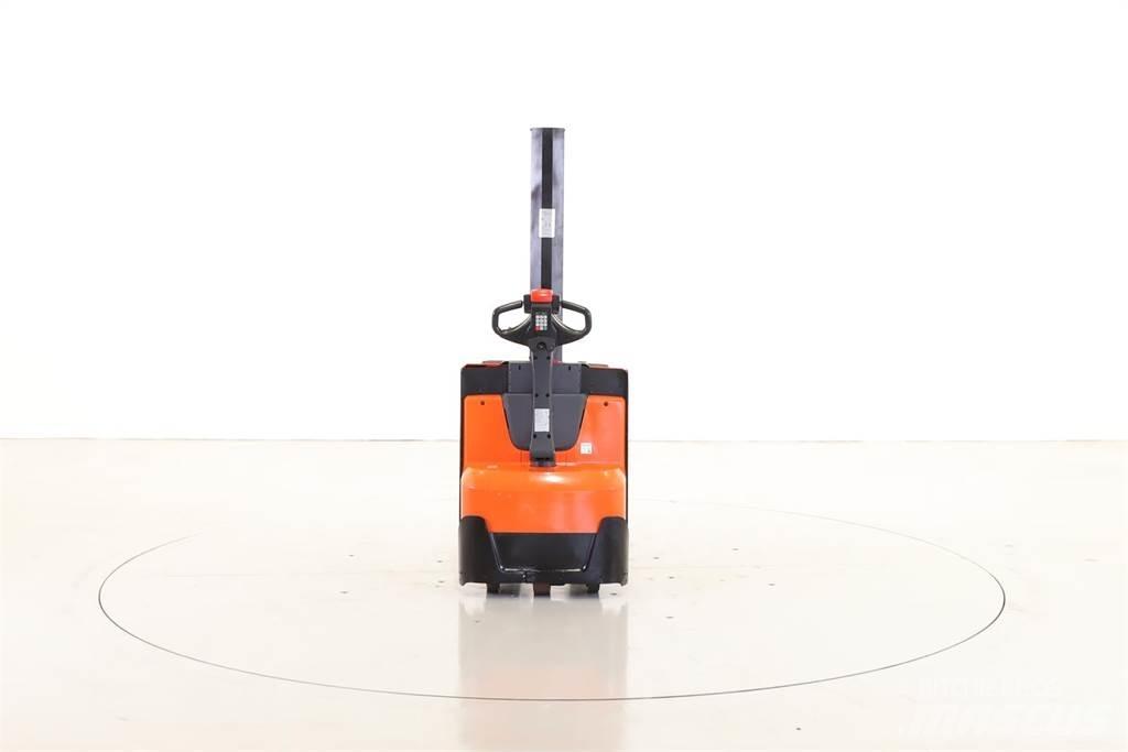 BT SWE-080-L Deichselstapler