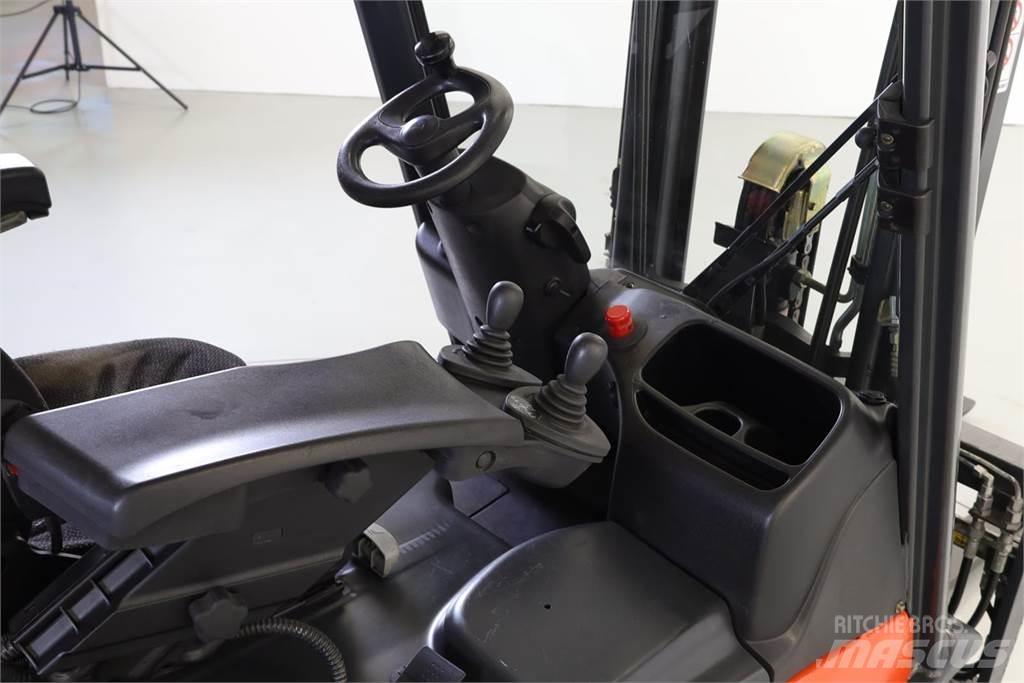 Linde E16L-01 Elektro Stapler