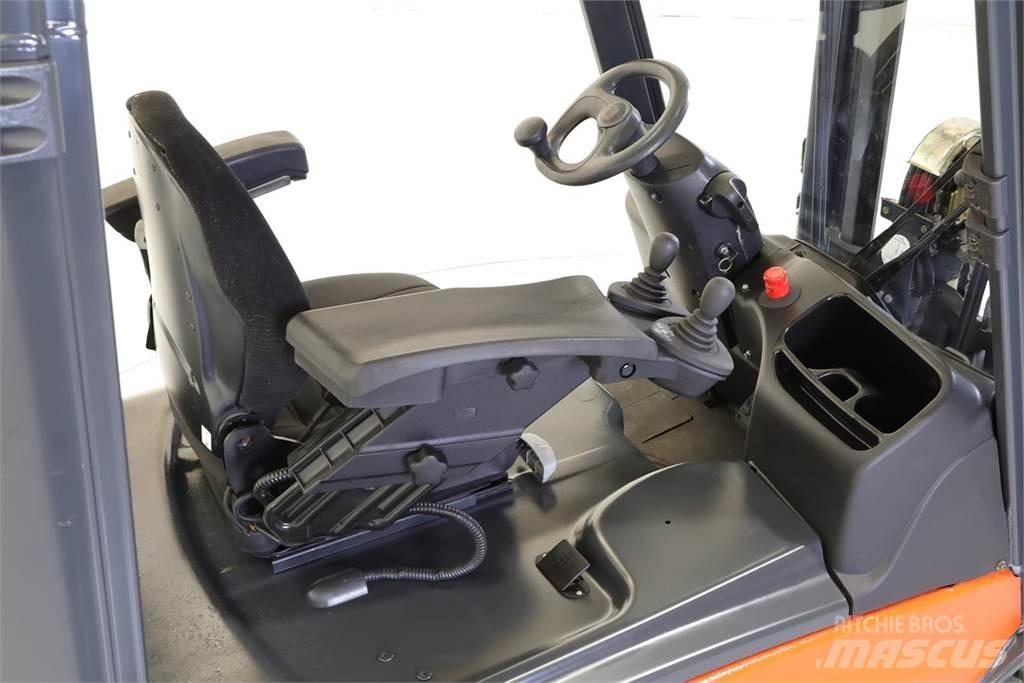 Linde E16L-01 Elektro Stapler