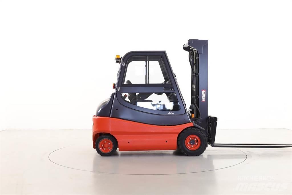 Linde E30-02/336 Elektro Stapler