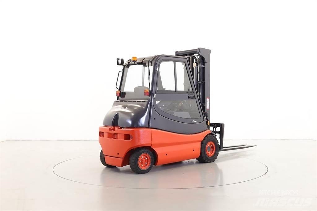 Linde E30-02/336 Elektro Stapler
