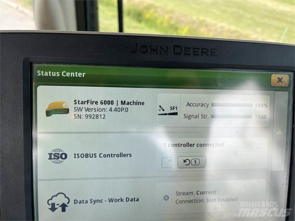 John Deere 6215R Traktoren