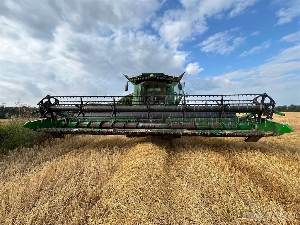 John Deere S685I Mähdrescher
