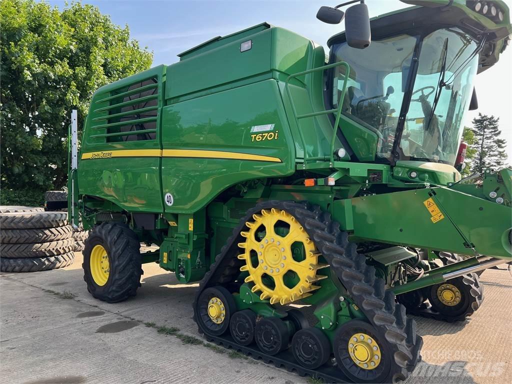 John Deere T670I Mähdrescher