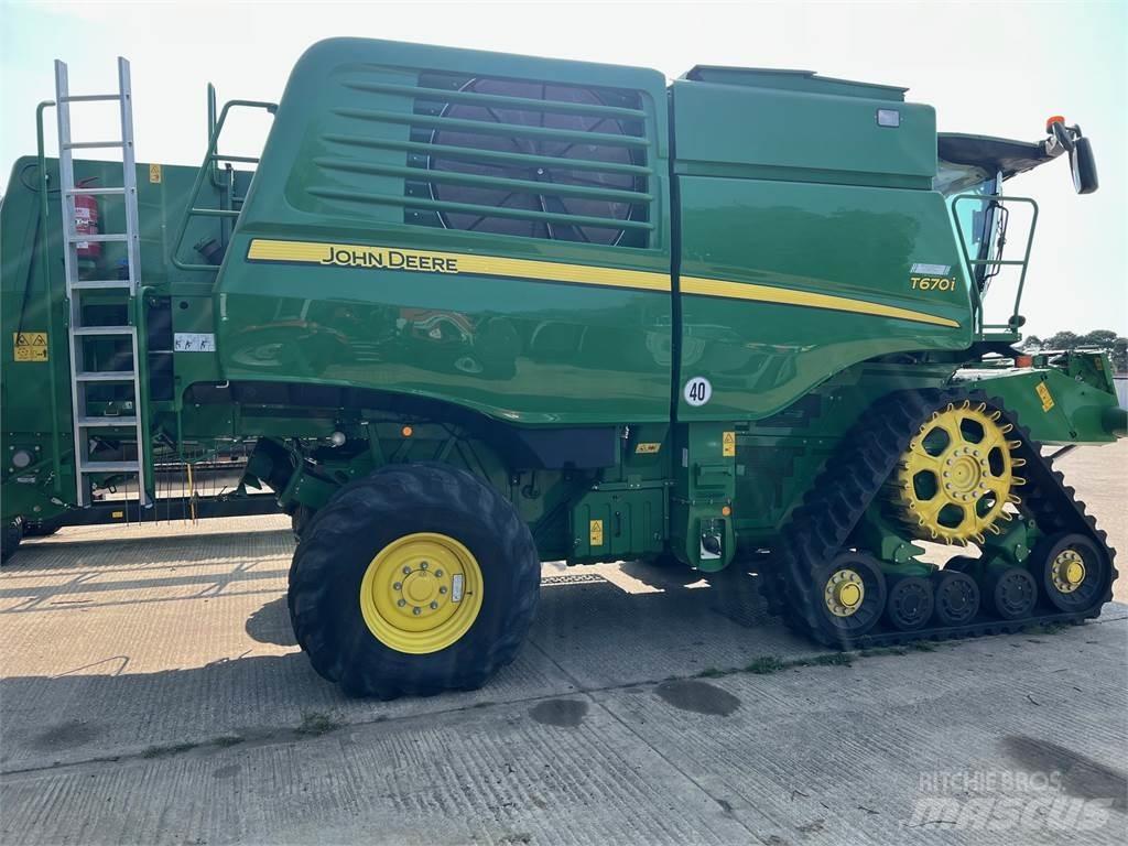 John Deere T670I Mähdrescher