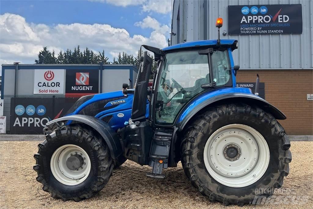 Valtra T234D Traktoren