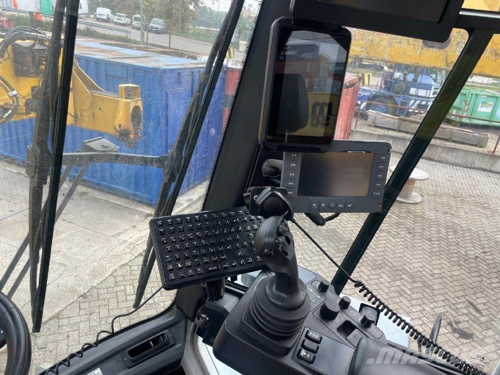 Hyster RS46-41XD/67S Reach-Stacker