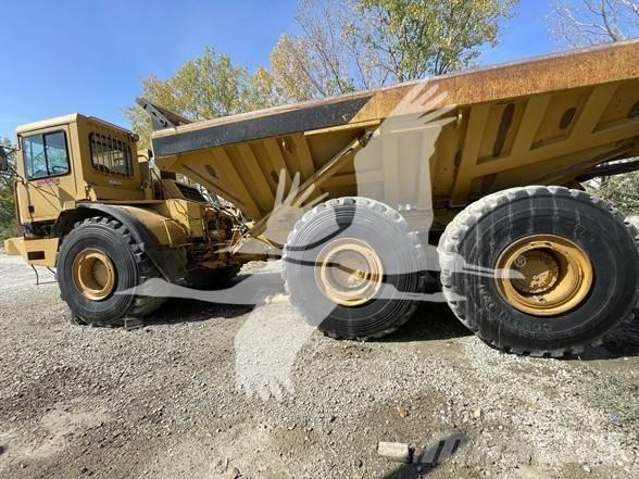 CAT D400D Dumper - Knickgelenk