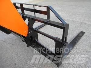 SkyTrak 8042 Sonstige Baumaschinen