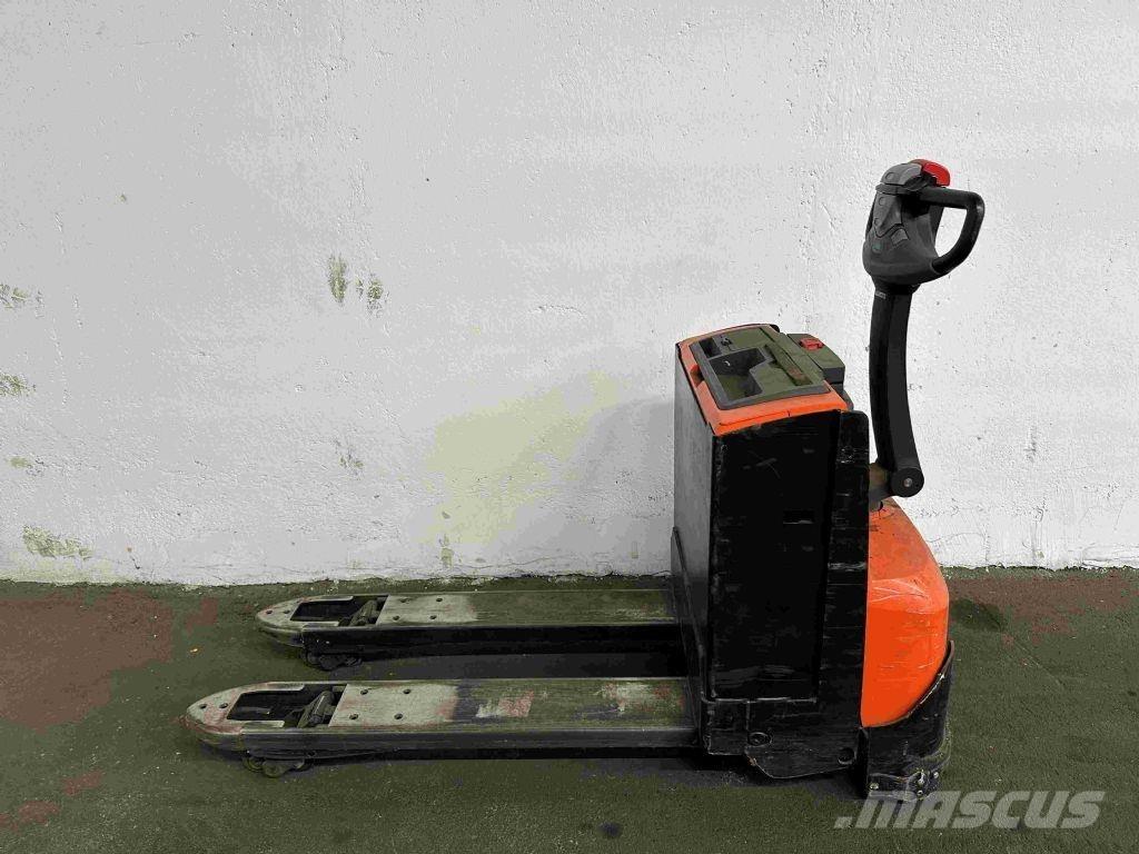 BT LWE 200 Niedergabelstapler