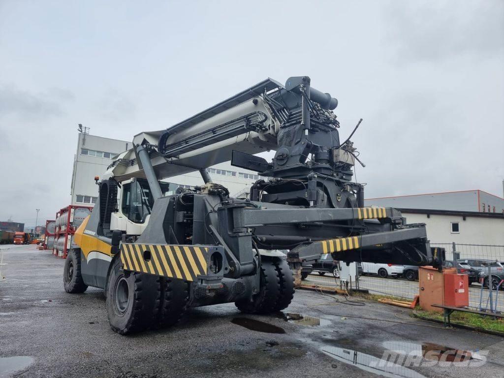 Liebherr LRS 545 Reach-Stacker