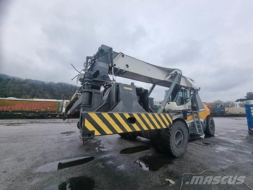 Liebherr LRS 545 Reach-Stacker