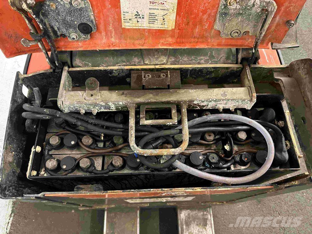 Toyota LPE 200 Niedergabelstapler