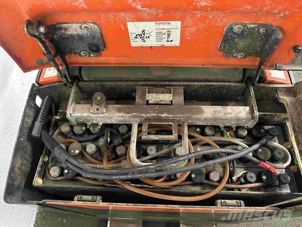 Toyota LPE 200 Niedergabelstapler