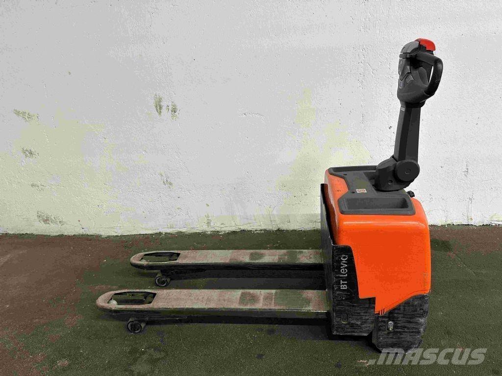 Toyota LWE 130 Niedergabelstapler