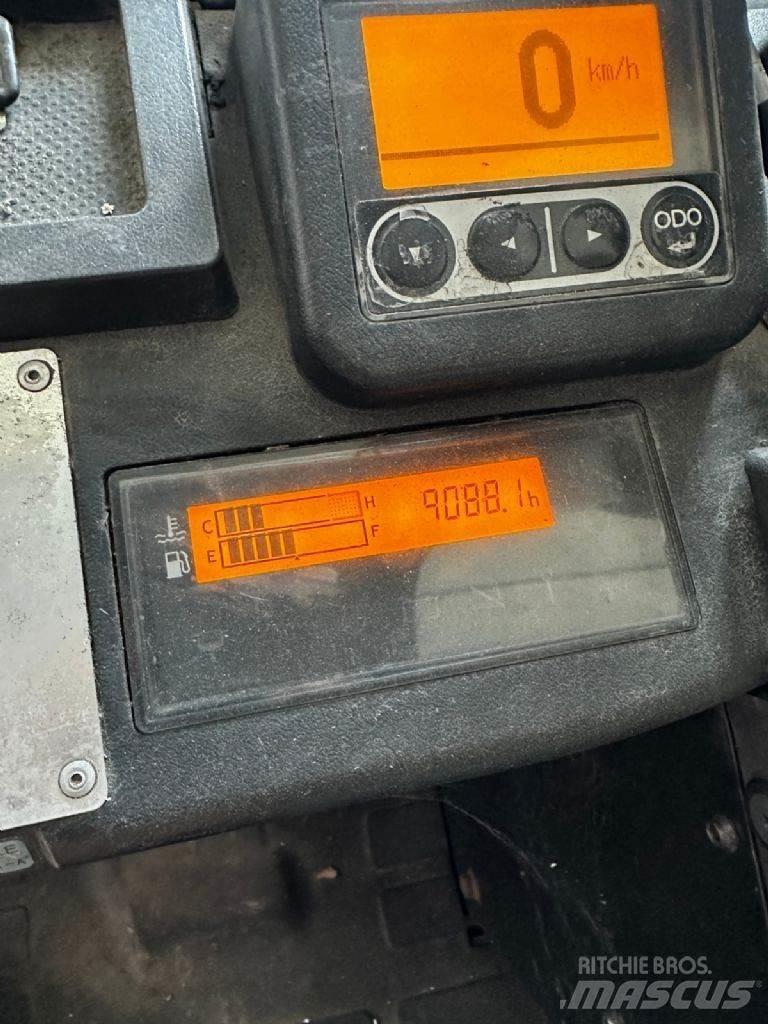 Toyota 06-8FD30F Diesel Stapler