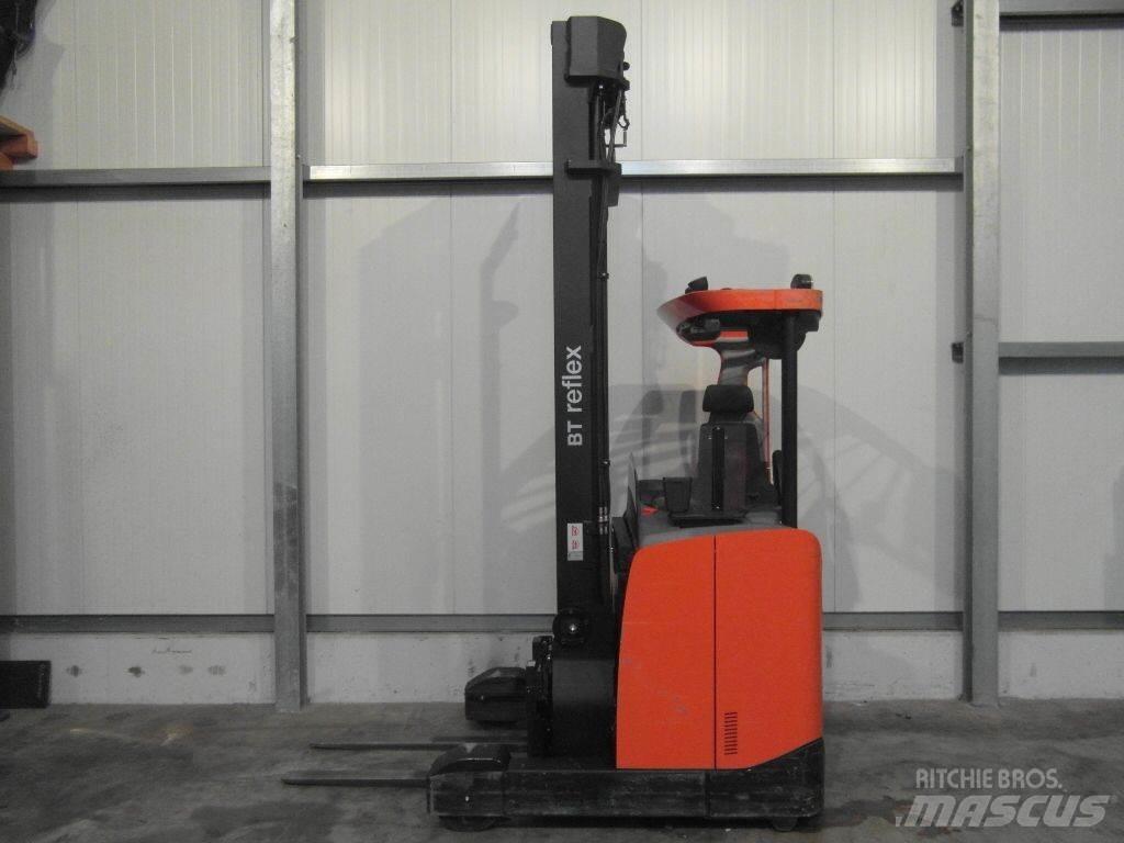 BT RRE140E Schubmaststapler