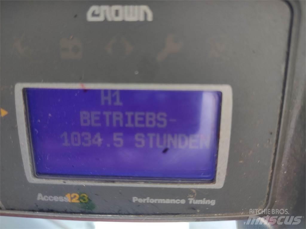 Crown WAV60-118 Hochhub-Kommissionierer