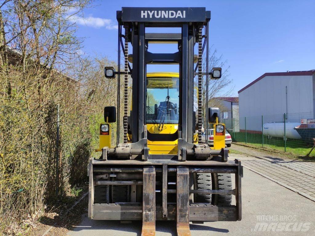 Hyundai 160D-7E Diesel Stapler