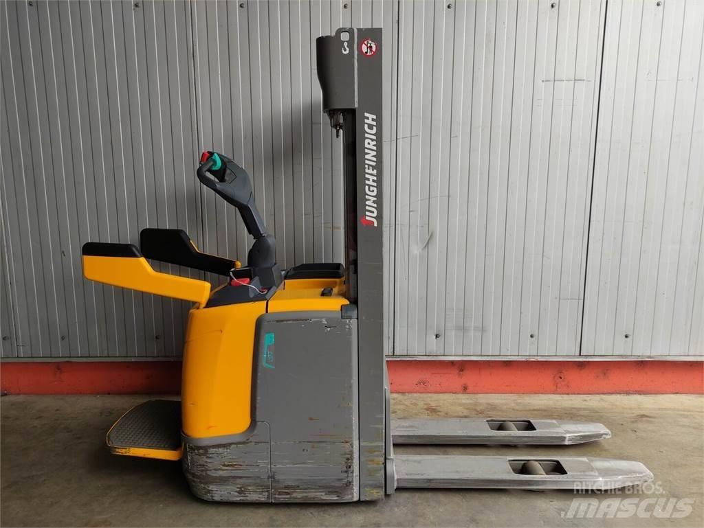 Jungheinrich ERC 212 Deichselstapler