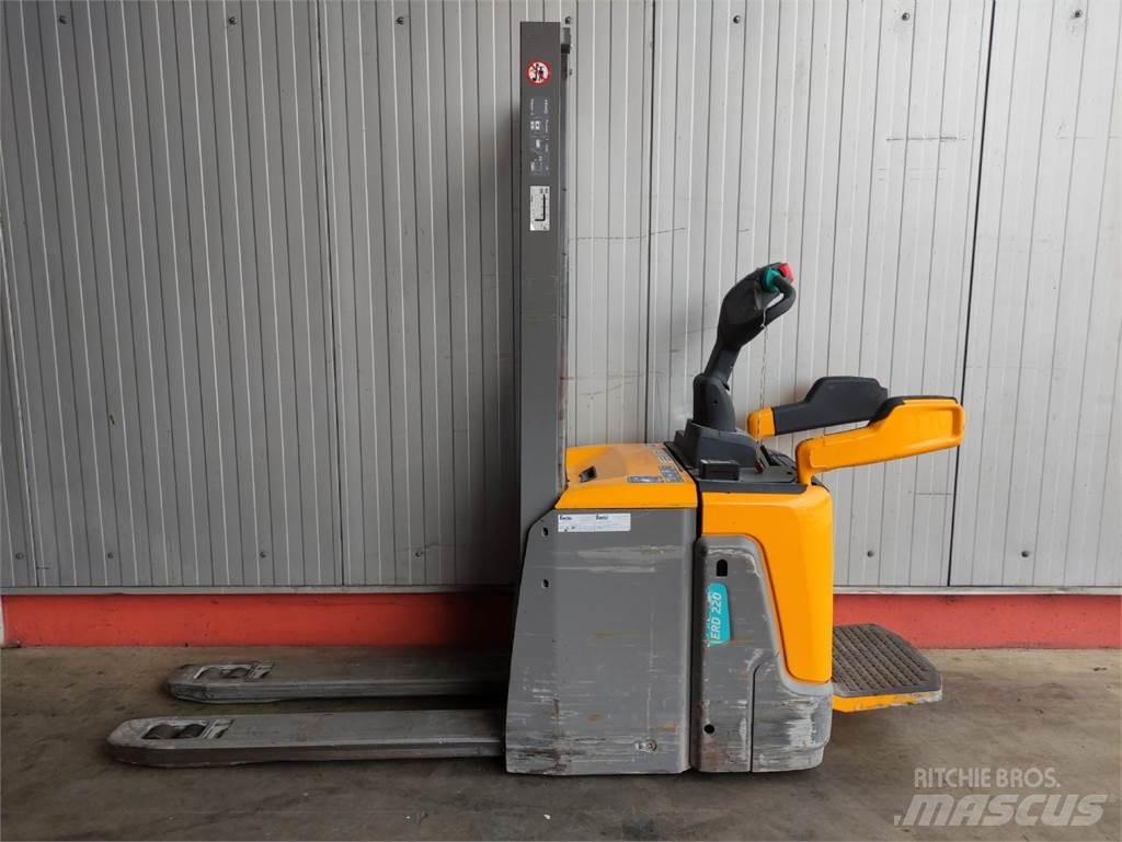 Jungheinrich ERD220 Deichselstapler