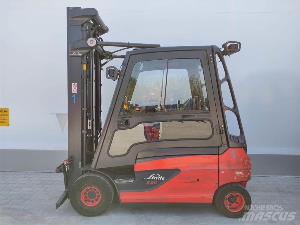 Linde E30L-01-387 Elektro Stapler