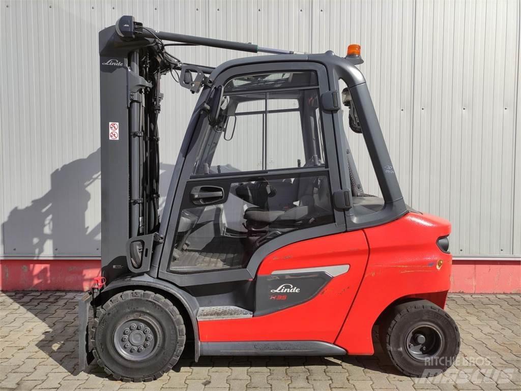 Linde H35-01-120 Diesel Stapler
