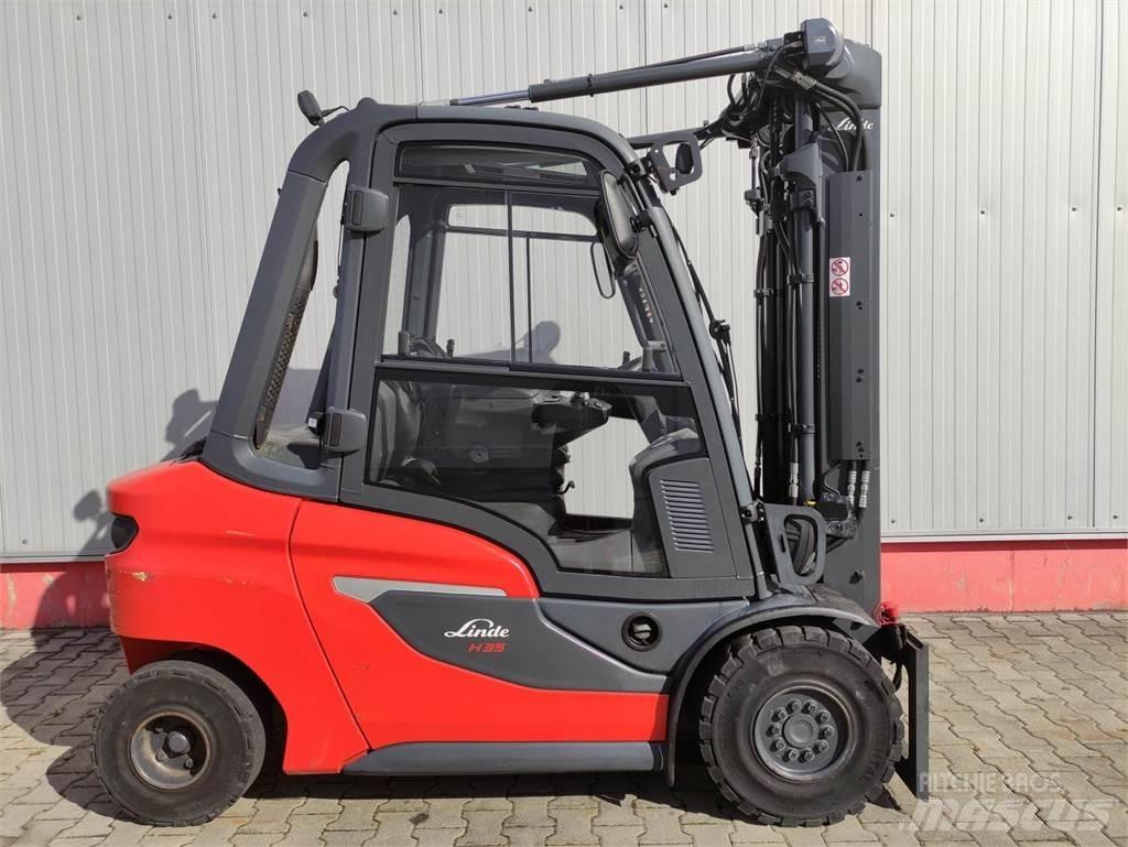 Linde H35-01-120 Diesel Stapler