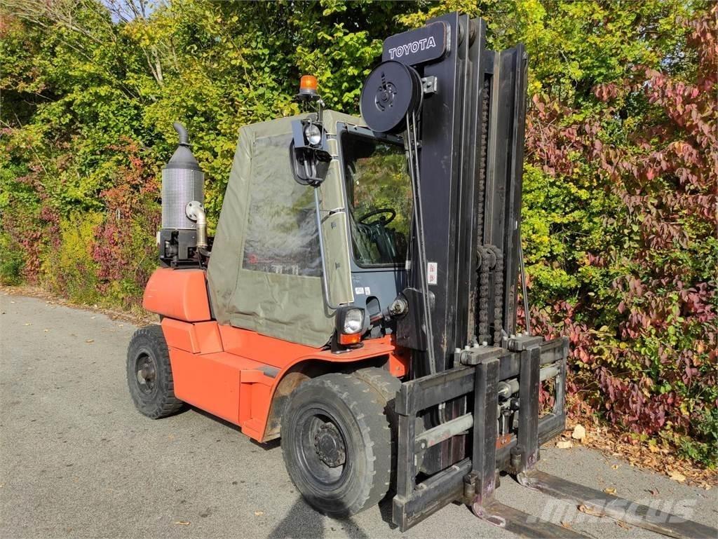 Toyota 50-5FD60 Diesel Stapler