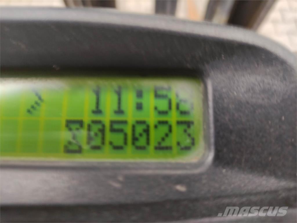 Yale GDP35VXE2445 Diesel Stapler