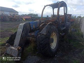 New Holland LM 735   axle