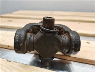 Caterpillar TH 82 {gear shaft}