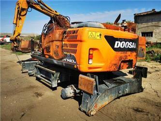 Doosan DX 140W portal axle