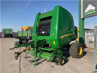 John Deere 854