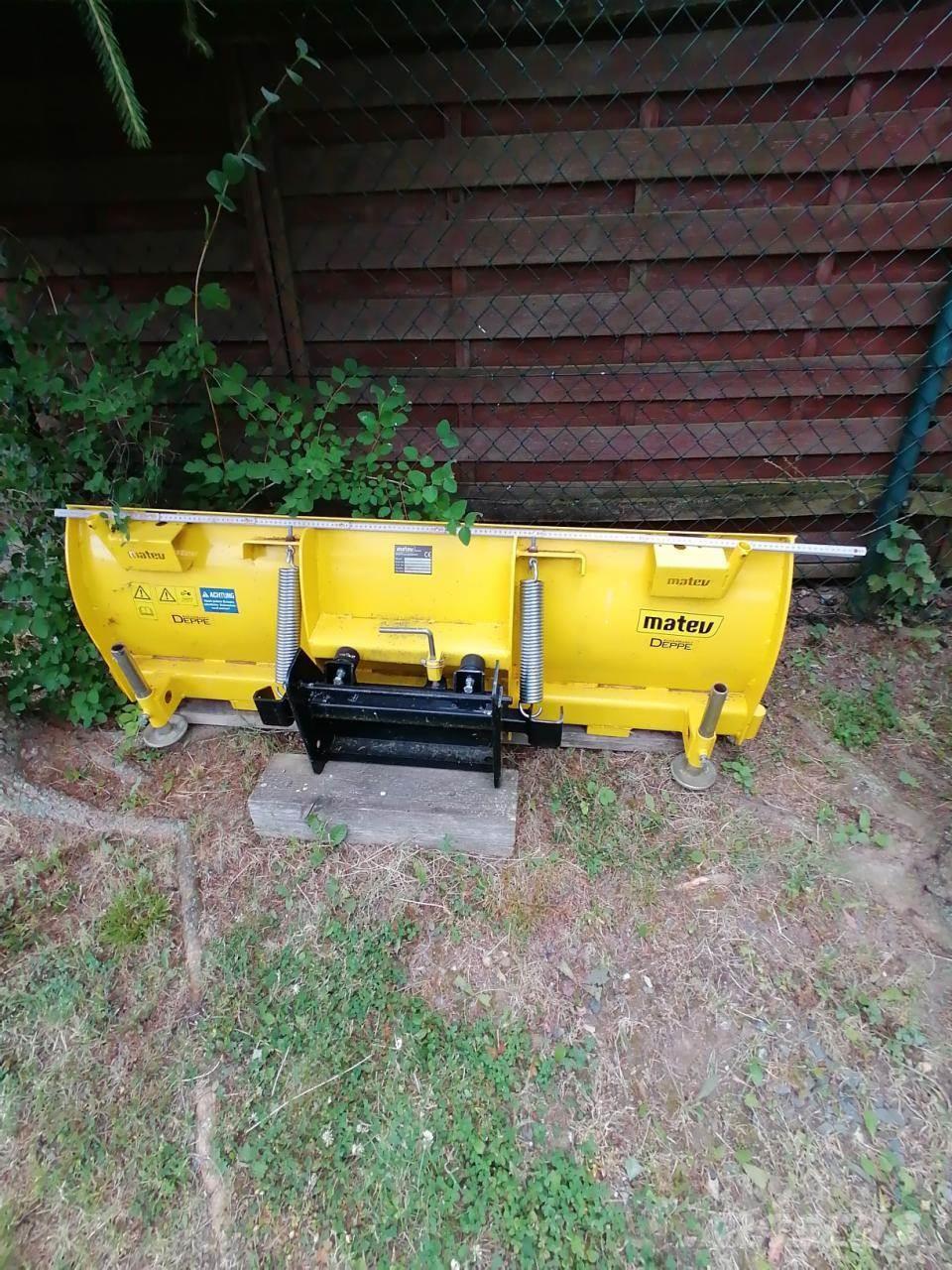  Schneeräumschild MATEV SRM-FB 150JD SNR 115274 mit Schneeschilde und -pflüge