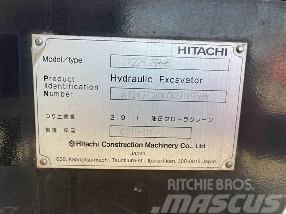 Hitachi ZX225USR-6 Raupenbagger