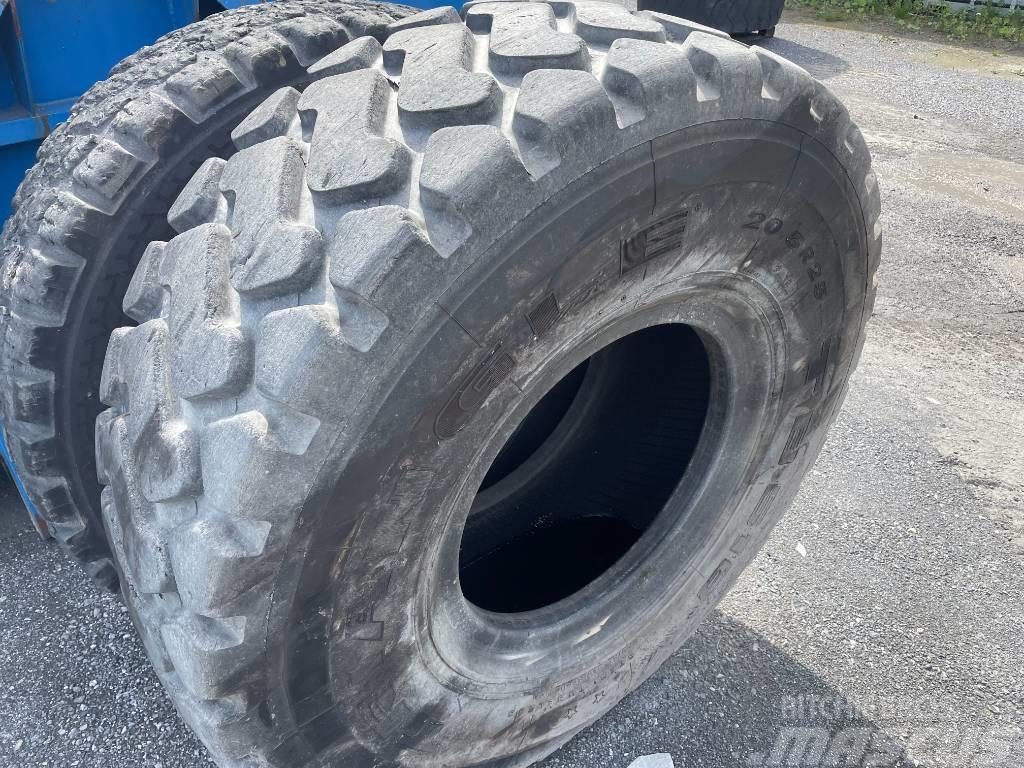  Däck Entreprenaddäck begagnade däck i olika dimens Reifen