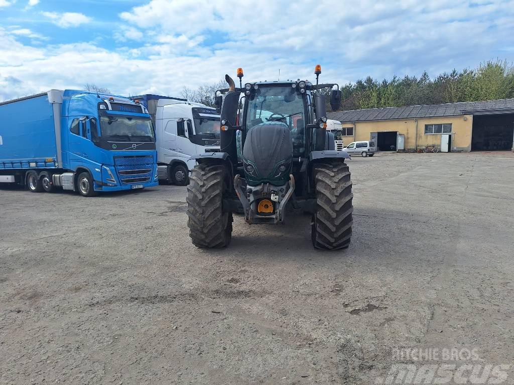 Valtra T 234 Traktoren