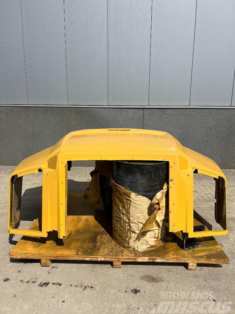 CAT Hood 735  -  745C  (Engine Compartment) 3976696 Chassis