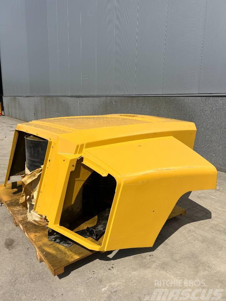 CAT Hood 735  -  745C  (Engine Compartment) 3976696 Chassis